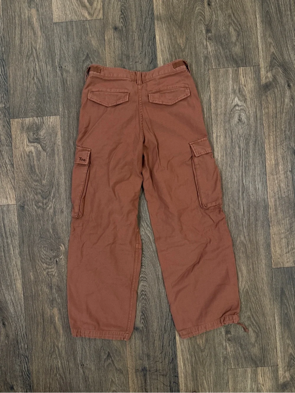 Aritzia TNA supply cargo pants